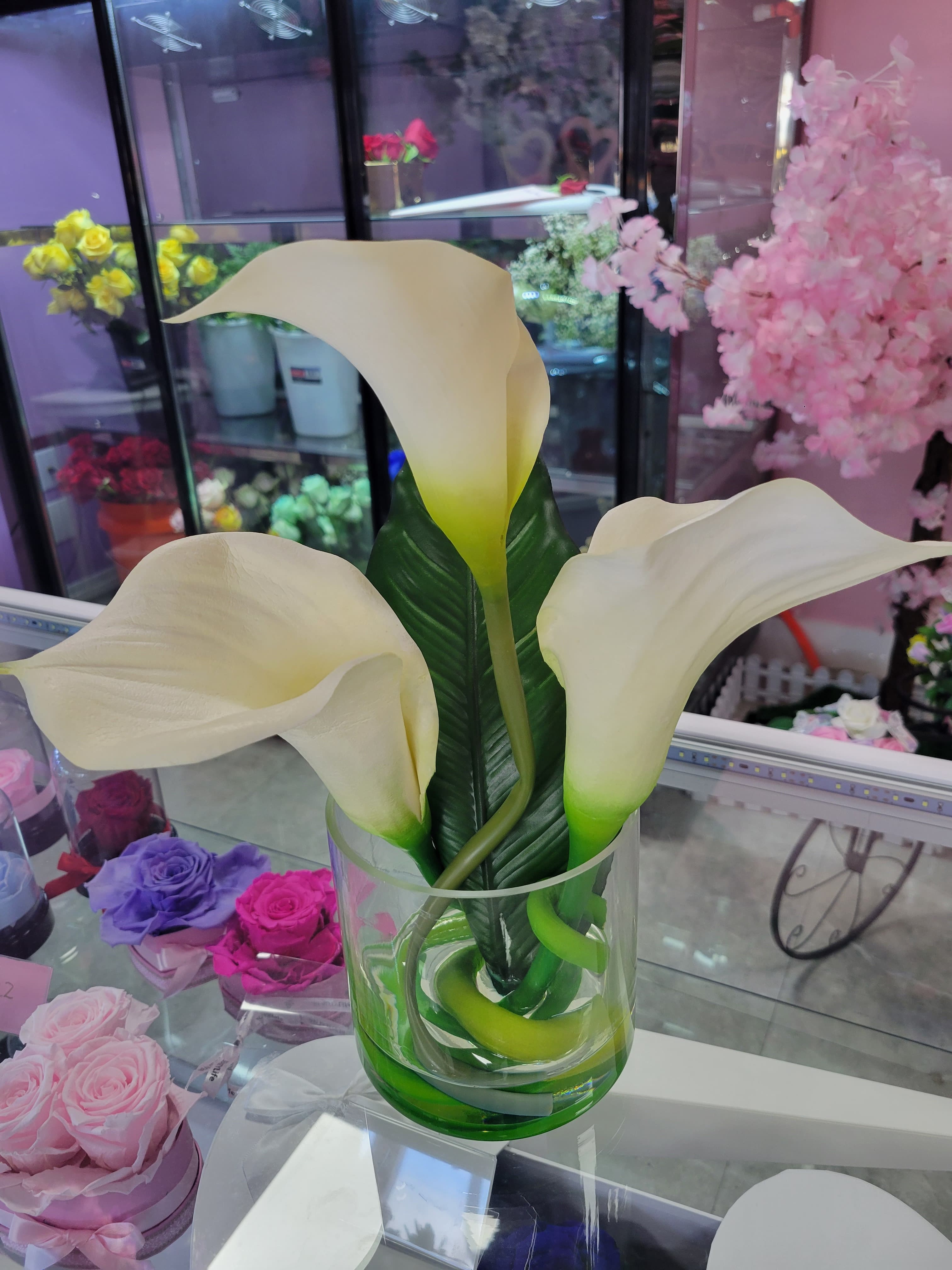 Artificial Calla Lilies Arrangement for decoration.