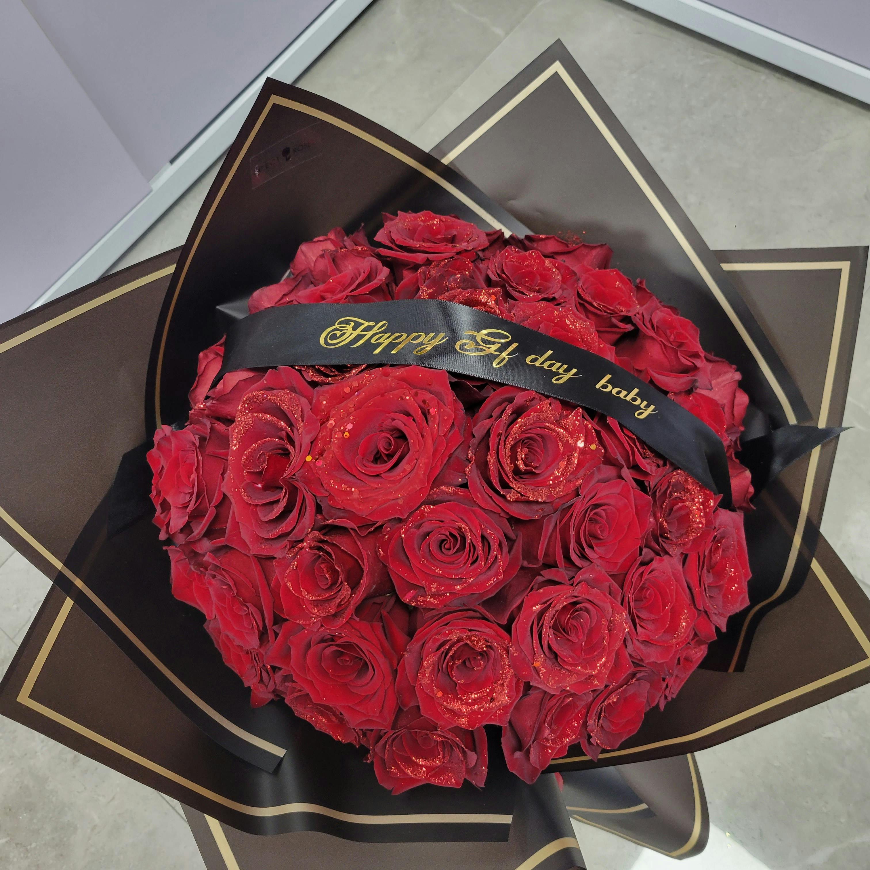  Bouchon & Heart Bouquet of 100 Roses